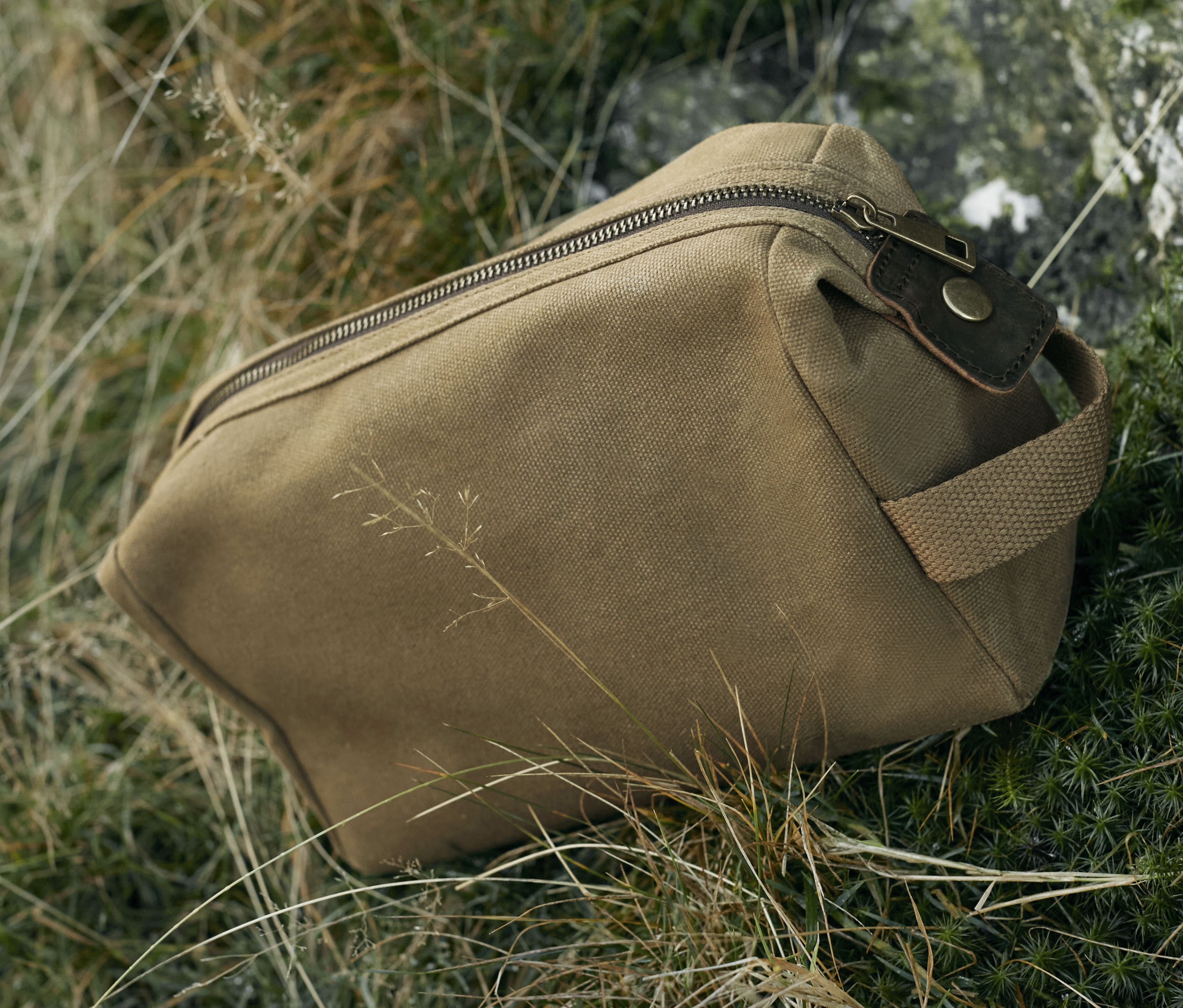 HERITAGE WAXED CANVAS WASH BAG
